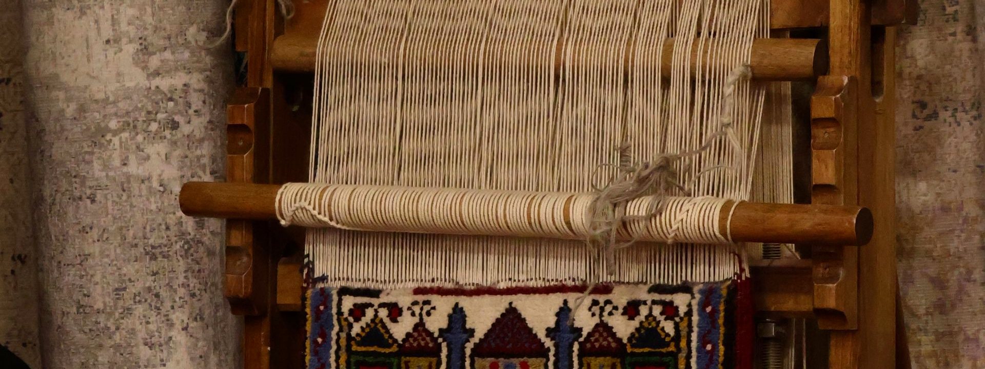 Traditional carpet weaving loom — Zarabi heritage