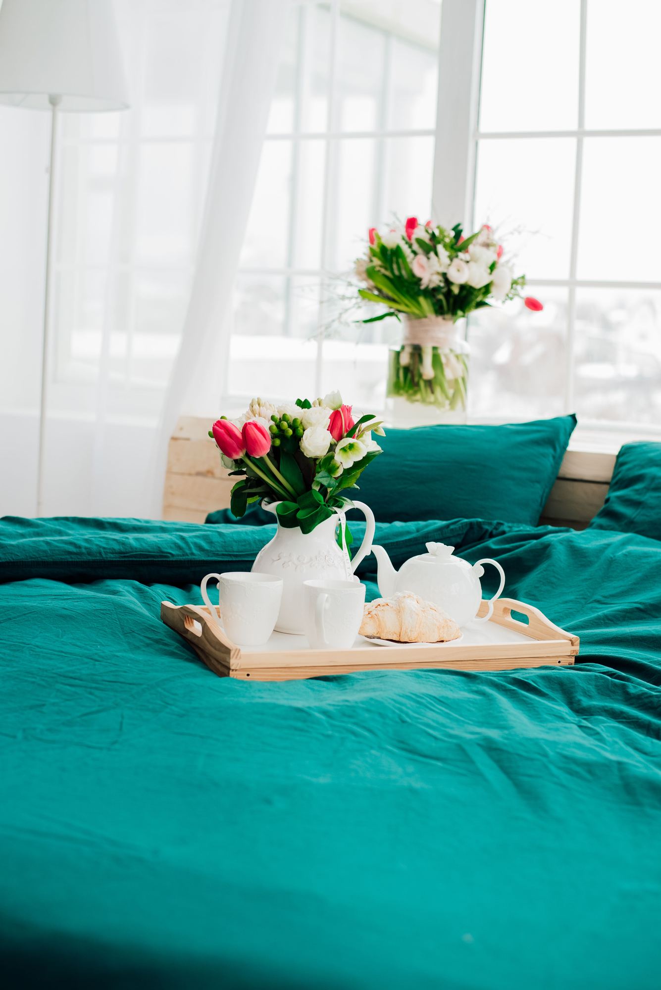 Teal comforter and bedding set