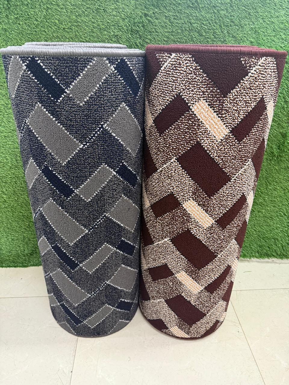 Folded geometric carpet stack